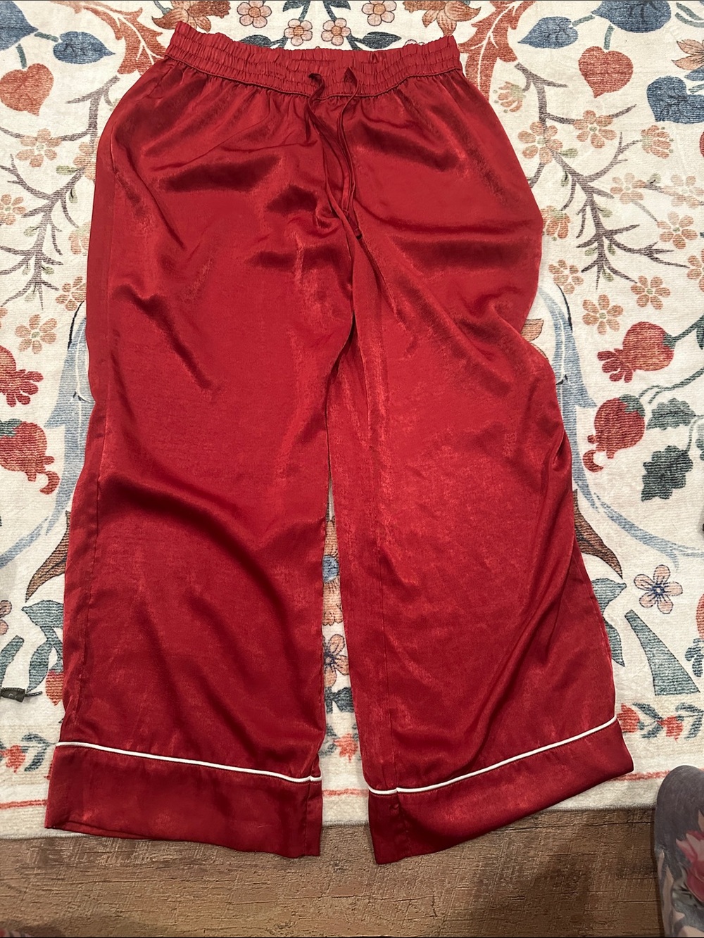 Gilly hicks Leg Lounge Pants with Contrast Piping